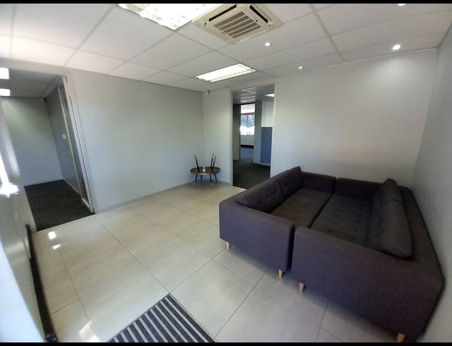 297M² OFFICE TO LET IN BRYANSTON